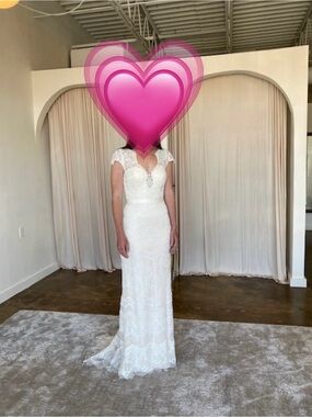 Catherine Deane Lace Cap Sleeved Wedding Dress - size 2